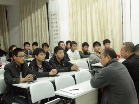 学院成功举办学生骨干培训班