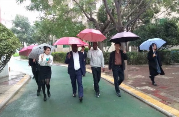 赞比亚共和国东方省奇帕塔市长希诺亚一行来陕西旅游烹饪职业学院访问