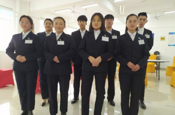 以赛促学！陕西旅游烹饪职业学院举办酒店管理专业“中西餐宴会摆台”比赛
