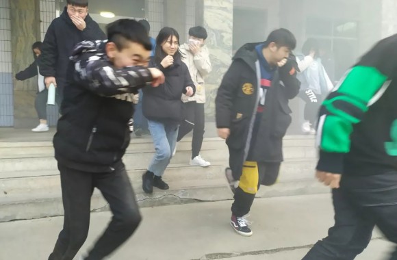 从难从严从实战需要出发 陕西旅游烹饪职业学院举行消防应急演练