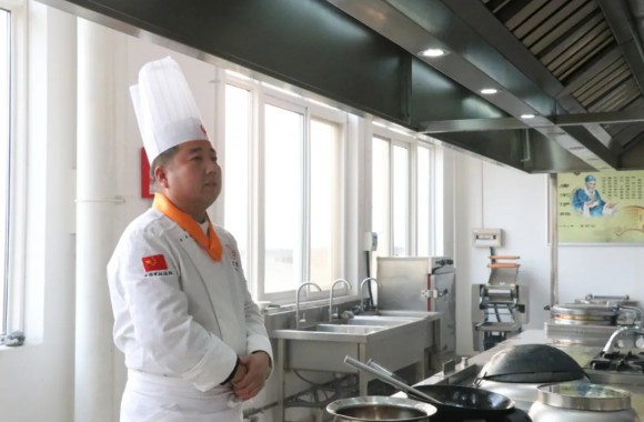 我院组织师生开展实训室安全教育培训活动
