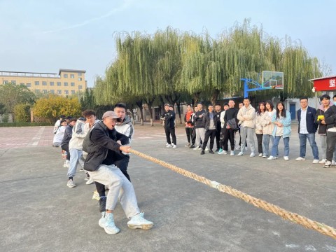 我院开展“快乐拔河，竞展风采”校园拔河比赛