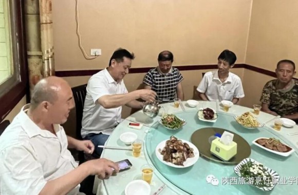 重温誓词 传承使命 | 陕西旅游烹饪职业学院工会组织召开退役军人慰问座谈会