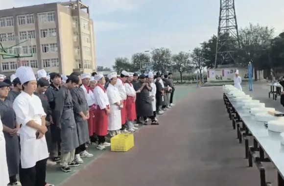 我院烹饪艺术学院​22级基本功检测 | 陕西旅游烹饪职业学院